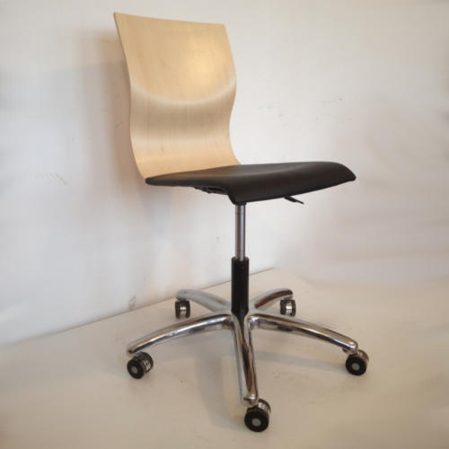 krzeslo-ku-z-pulpitem-wzor17-1